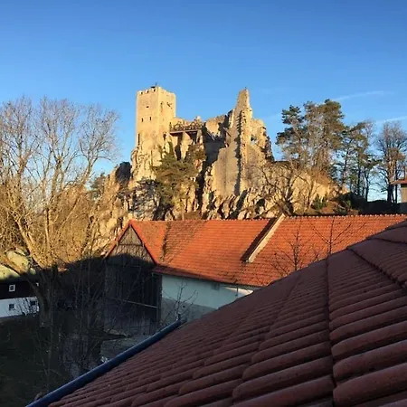Burggasthof Weissenstein 호텔 *